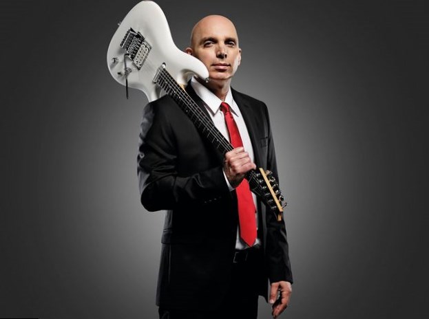 Joe Satriani celebrará el 30 aniversario de ‘Surfing With The Alien’ con el&nbsp;G4