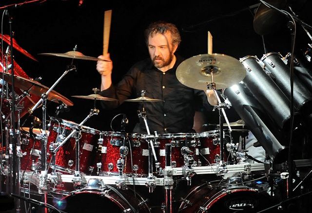 El batería Gary O’Toole abandona la banda de Steve Hackett, y se cree que será reemplazado por Marco Minnemann en el Cruise To The Edge