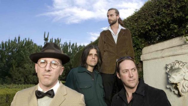 El nuevo álbum de Tool llegará a mediados de abril, dice el batería Danny Carey