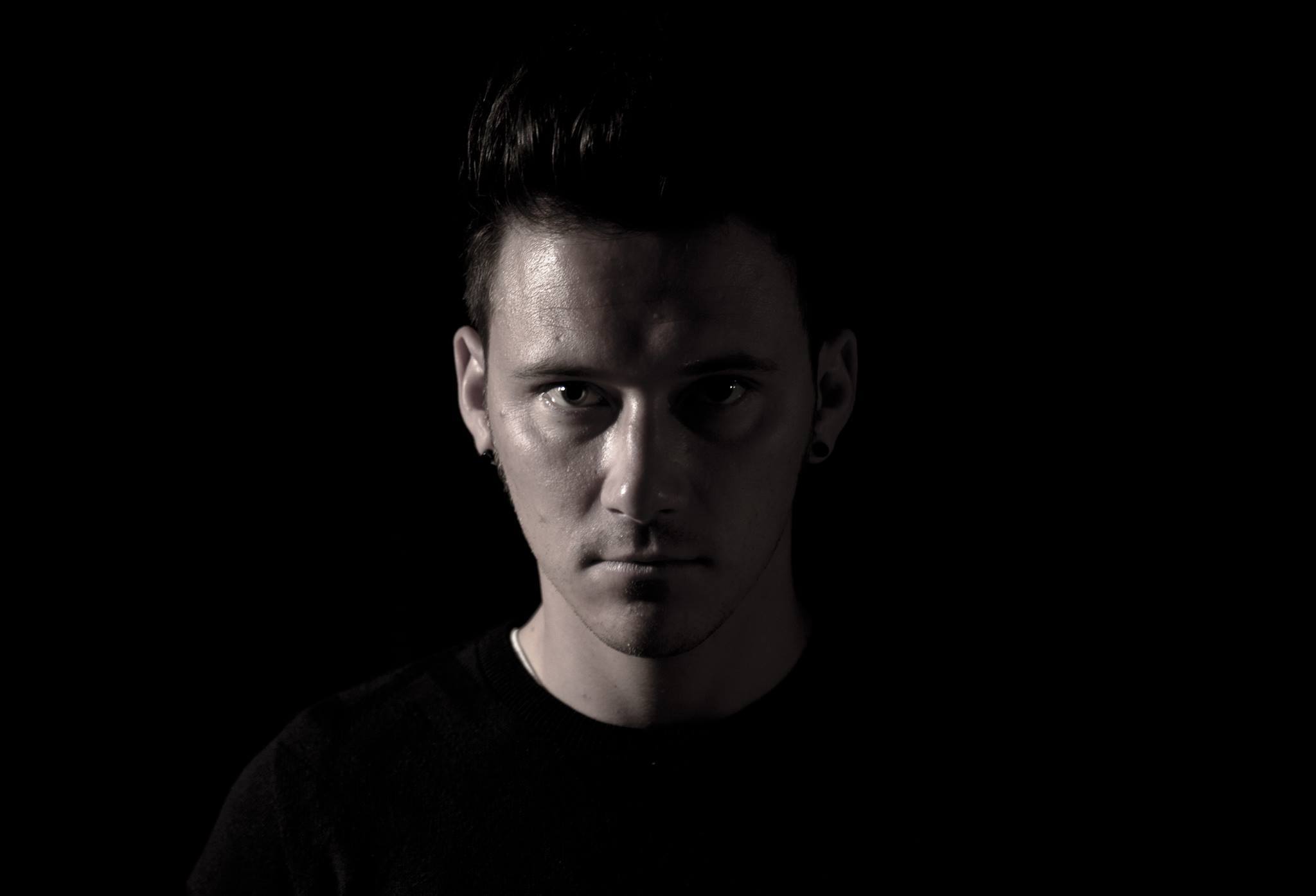 Daniel Tompkins (Tesseract) publica un nuevo single de su álbum solista ‘Castles’