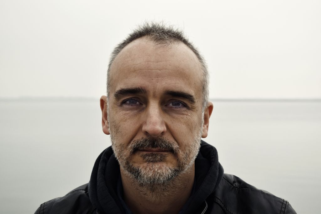 Robin Armstrong deja los directos de Big Big Train para centrarse en el nuevo álbum de Cosmograf
