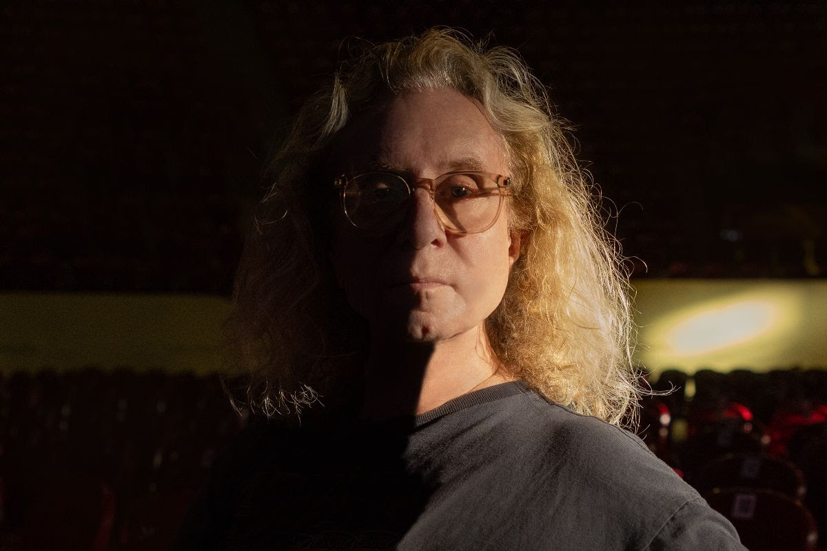 Nad Sylvan lanza su segundo sencillo, ‘Monte Carlo Priceless’